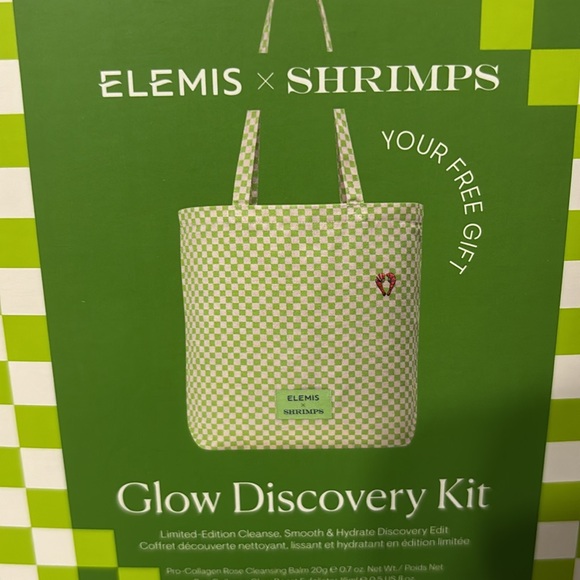 FREE W/$65 PURCHASE Elemis bag - Picture 3 of 3